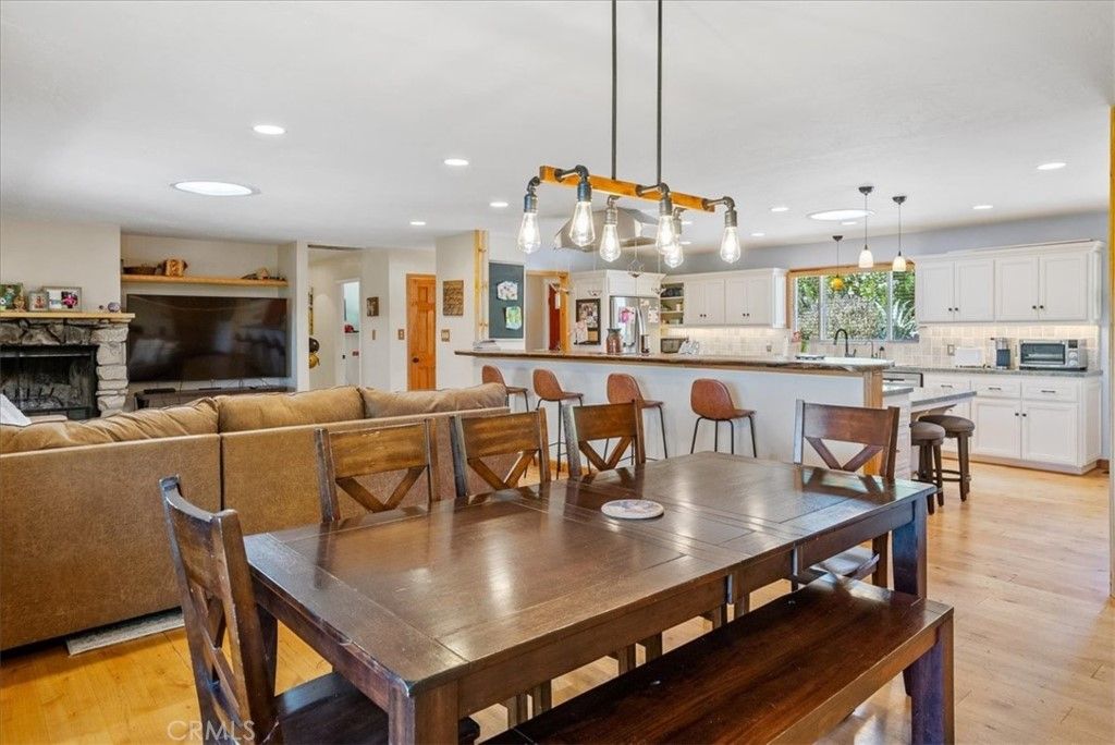 listing image 130722496214011830295