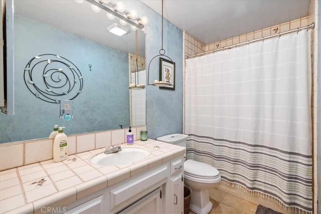 listing image 130725815844194373814