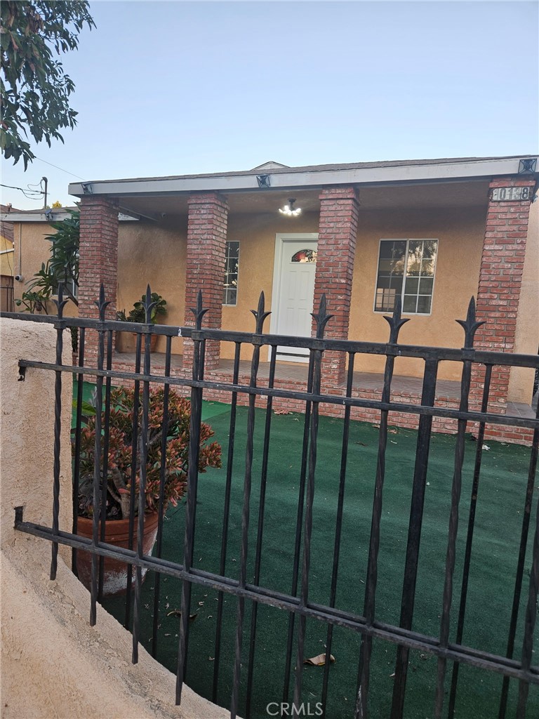 Properties 3 10138 Arleta Avenue