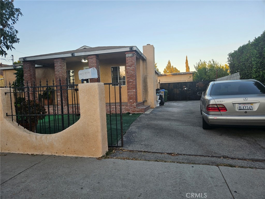 Properties 1 10138 Arleta Avenue