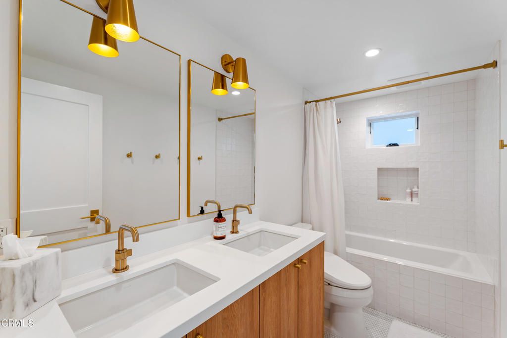 listing image 13072101318901035625