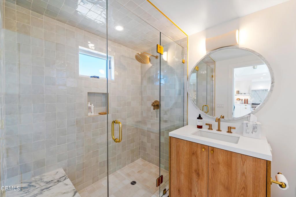 listing image 13072114920458855859