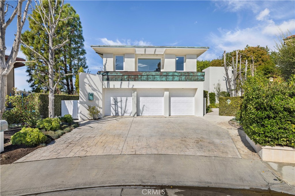 2 Inverness Lane