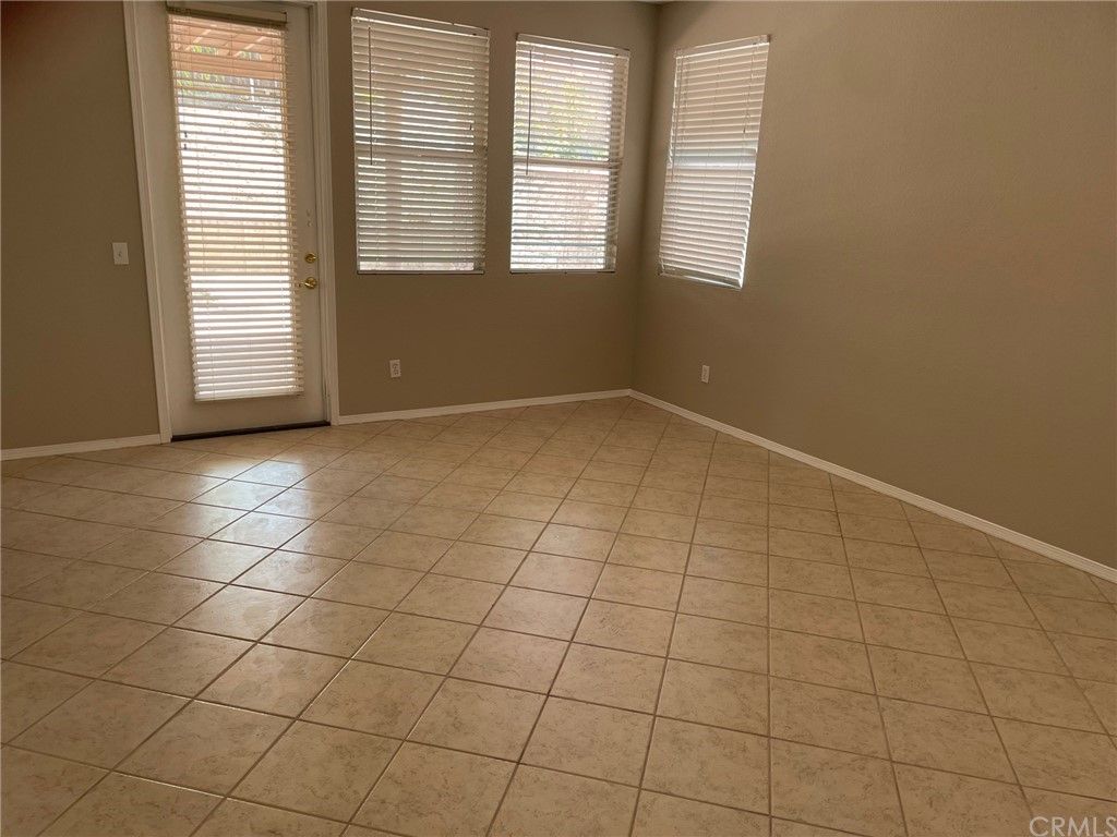 listing image 130729567840503450276