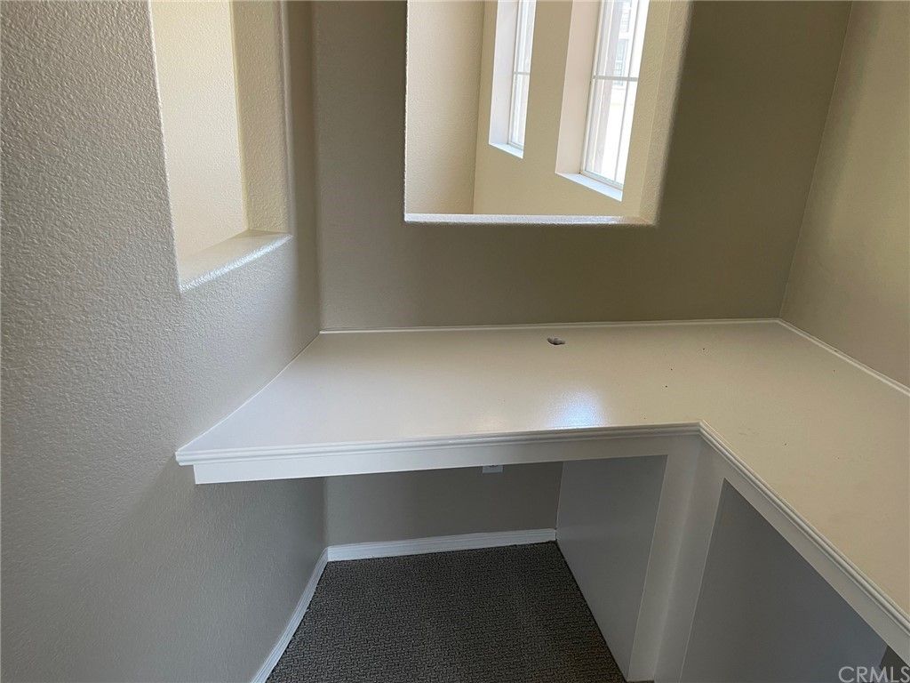 listing image 130722102943541743944