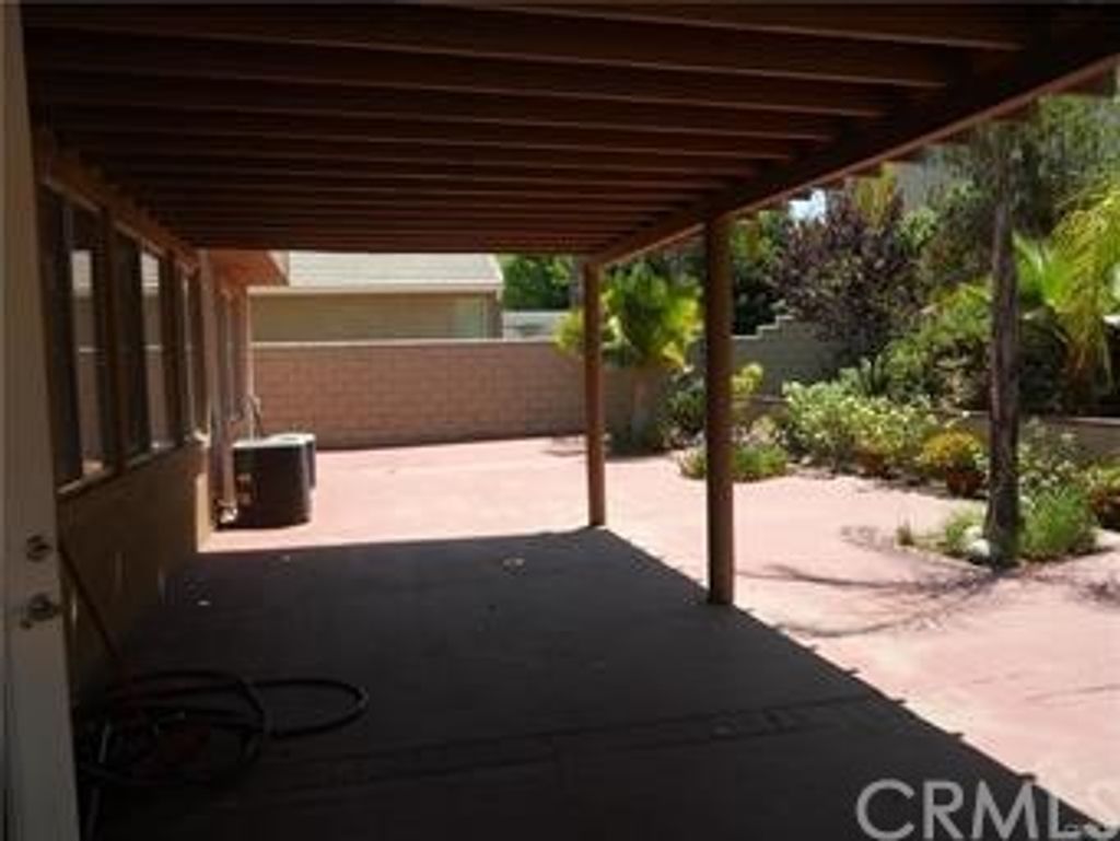 listing image 130727343087404842231