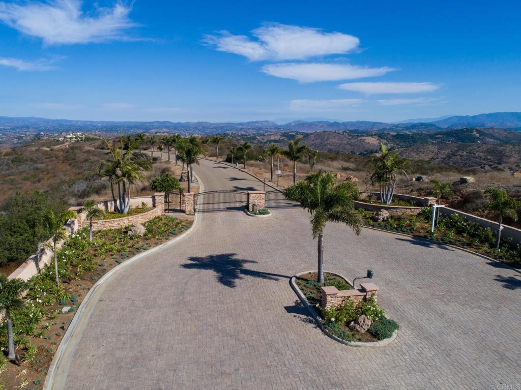 2418 Panoramic Way