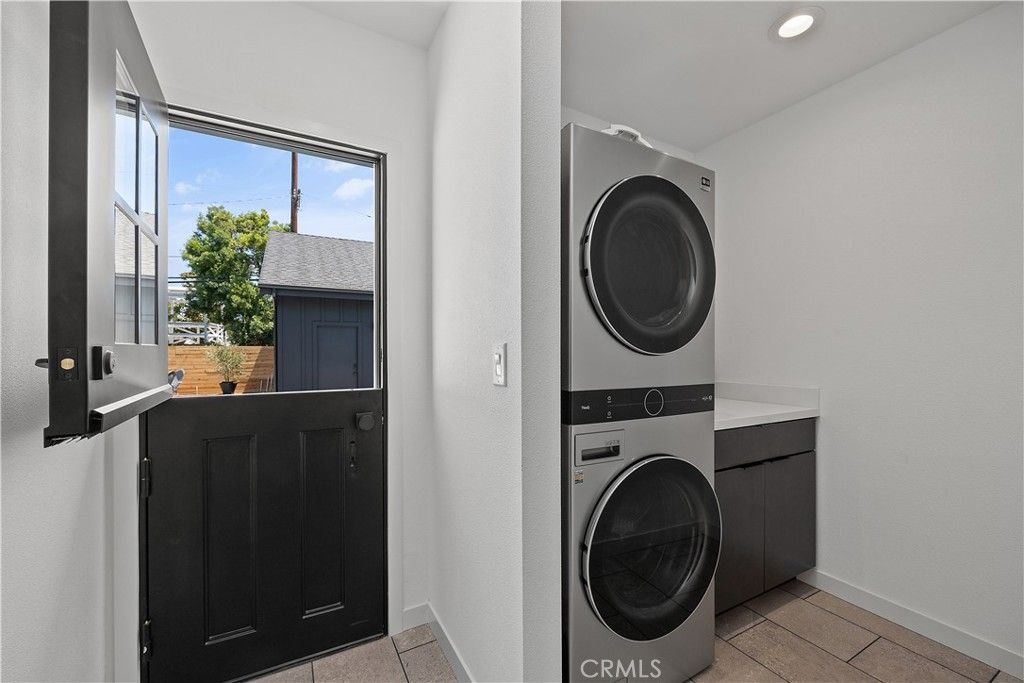 listing image 130724565449177312249
