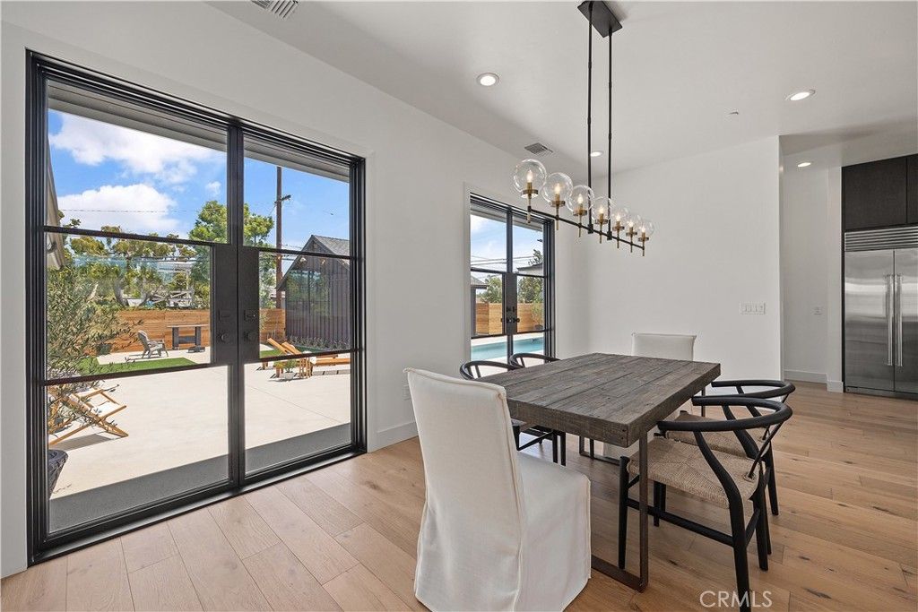 listing image 130720080455786713180