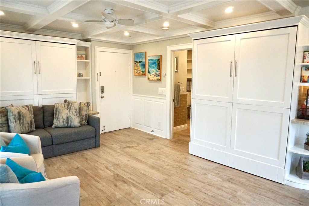 711 Pacific Coast Highway 301