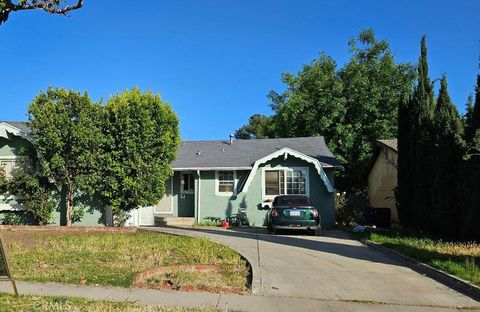 A home in San Fernando