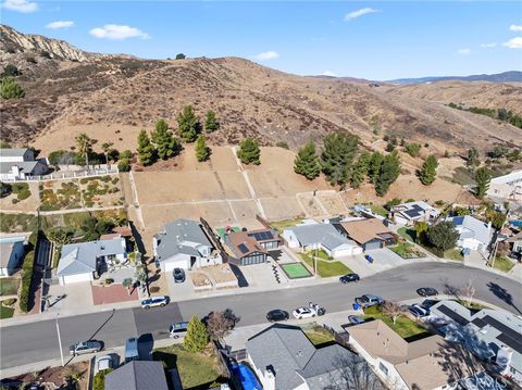 A home in Castaic