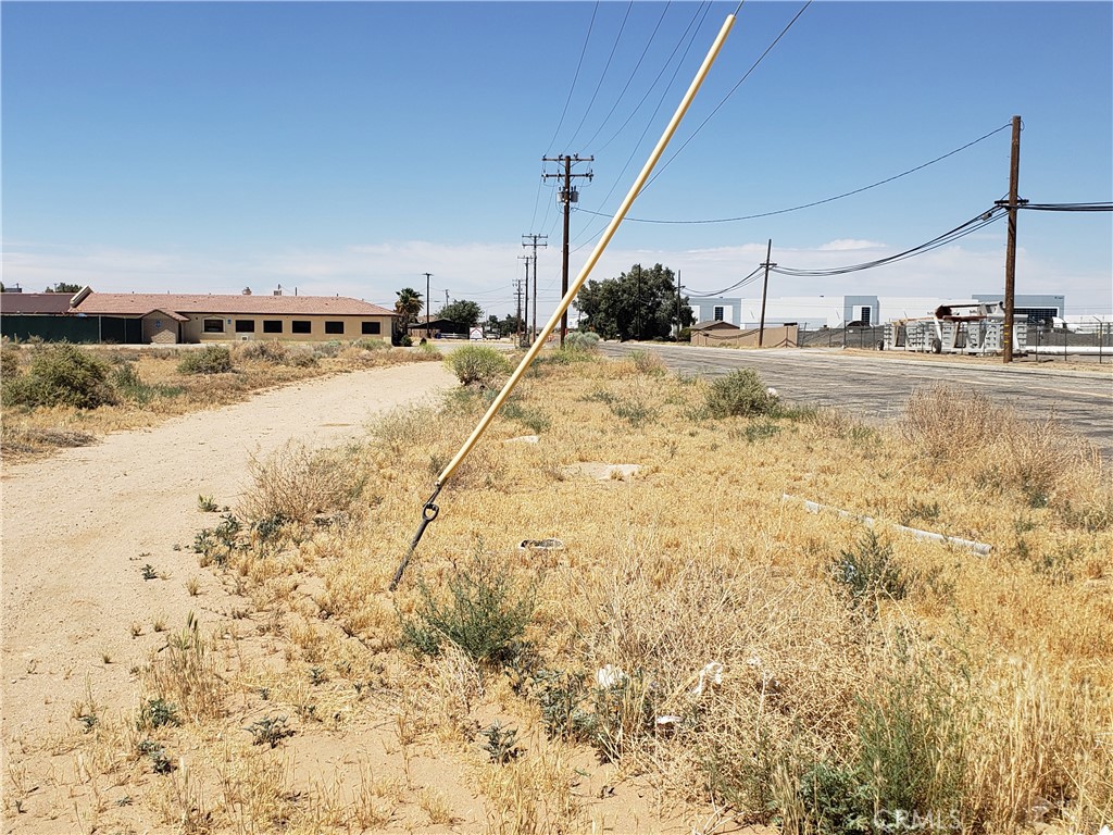 17898 Adelanto Rd