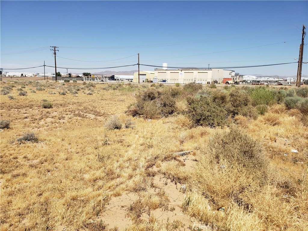 17898 Adelanto Rd