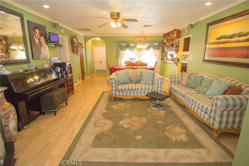 listing image 130721991157979590606