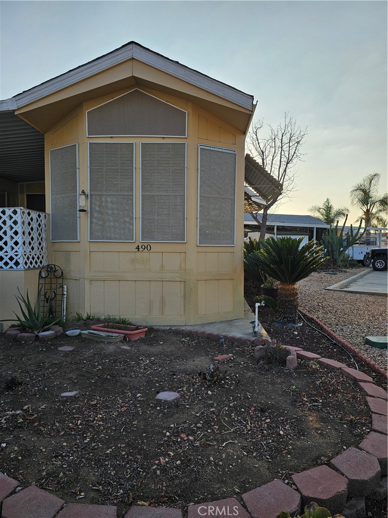 Single wide Park Model in Mountain Shadow Park. Features a single wide with an bedroom.