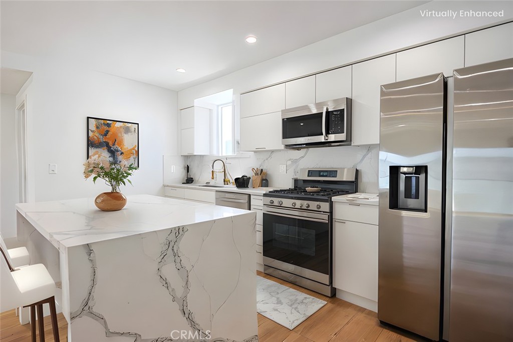 Properties 1 1638 S Longwood Avenue