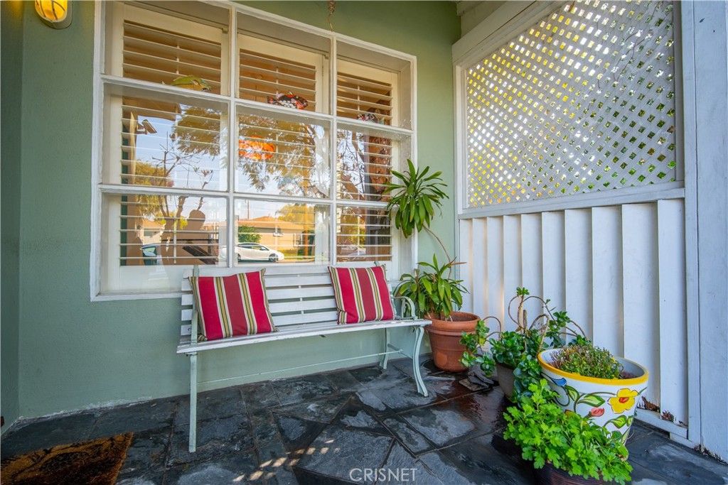 listing image 130726375243063789780