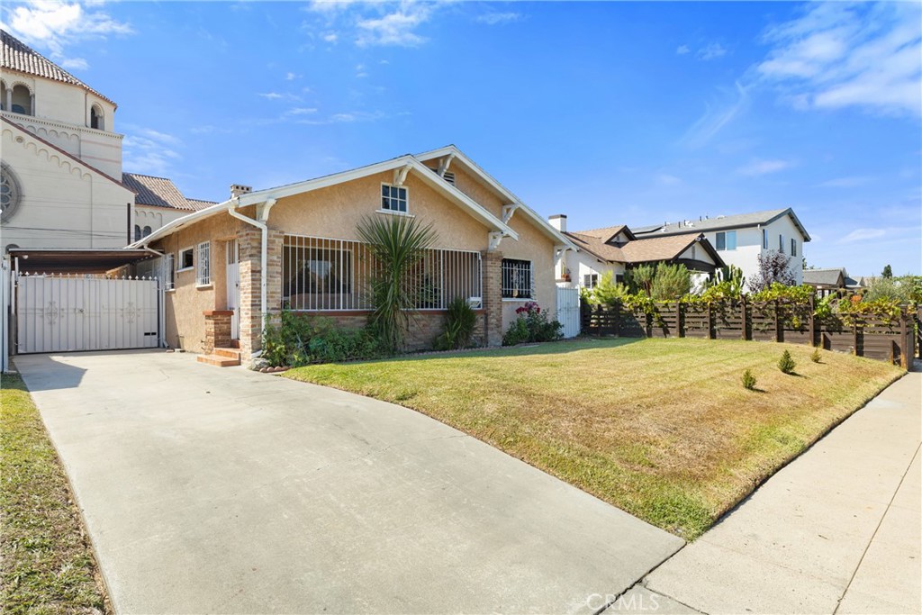 View Los Angeles, CA 90037 house