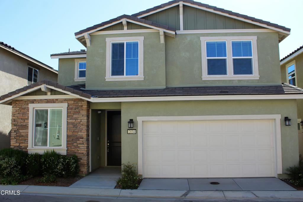 New 3 bedroom, 3 bath townhome, previous model fully detached home. Kitchen is complete with spacious granite countertops, stainless appliances and large pantry. Enjoy the downstairs bedroom/office and bathroom. Upstairs are additional bedrooms with Jack and Jill bath, large laundry room and a spacious owner retreat. The master bedroom includes granite countertops, dual sinks, walk in shower, and large walk in closet. Enjoy and be a part of the fabulous Harvest lifestyle, w/pools & spa, 24 hr. fitness center & yoga room, event venue, outdoor entertaining & firepit areas, dog park, tot lot, hiking, parks and more!tenant pays all utilities.a small pet will be considered with additional pet deposit and pet addendum.