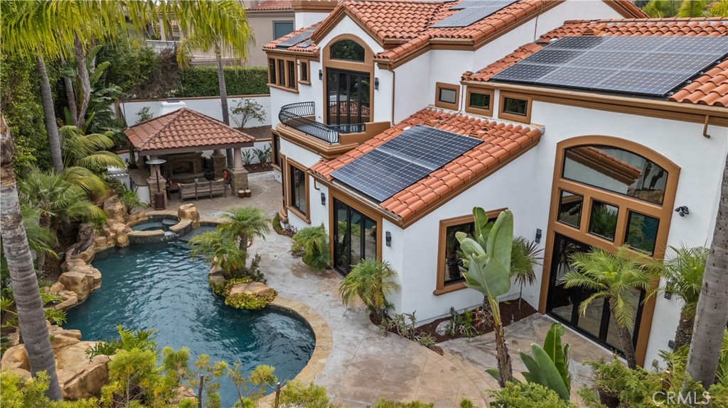 6 Poppy Hills Road
