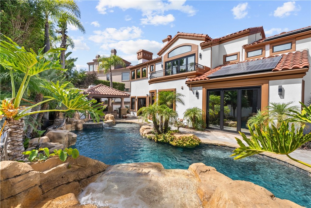 6 Poppy Hills Road