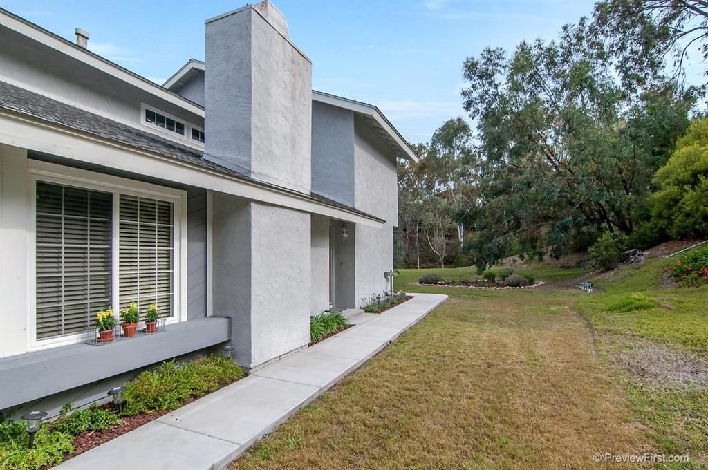 listing image 130729498633270202841
