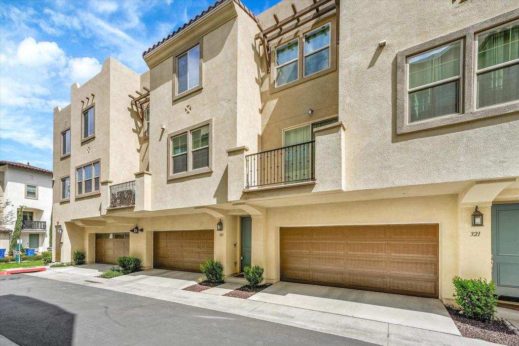 325 PADDLE Court