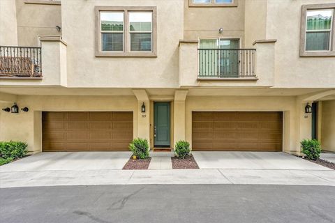 325 PADDLE Court Santee CA 92071