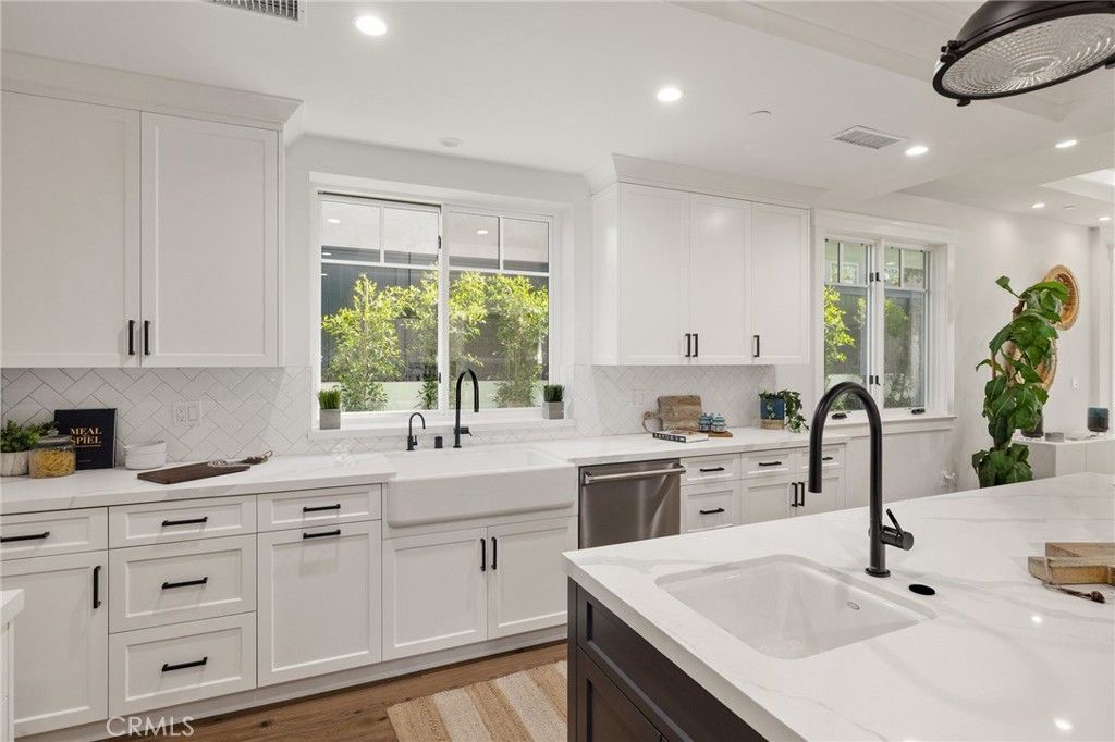 listing image 130720181110521340212