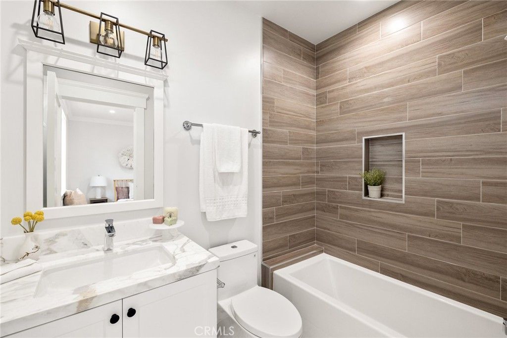 listing image 130720898699569443012