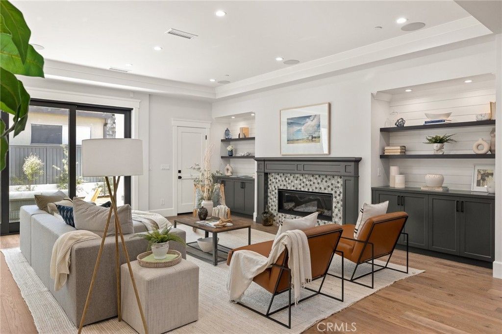 listing image 130720921664014243607