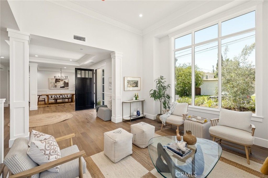 listing image 130723810109482980943
