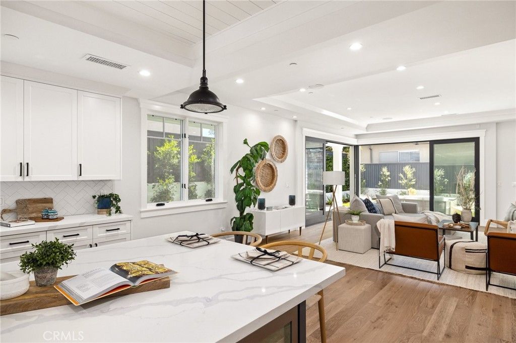 listing image 130721735927620495304