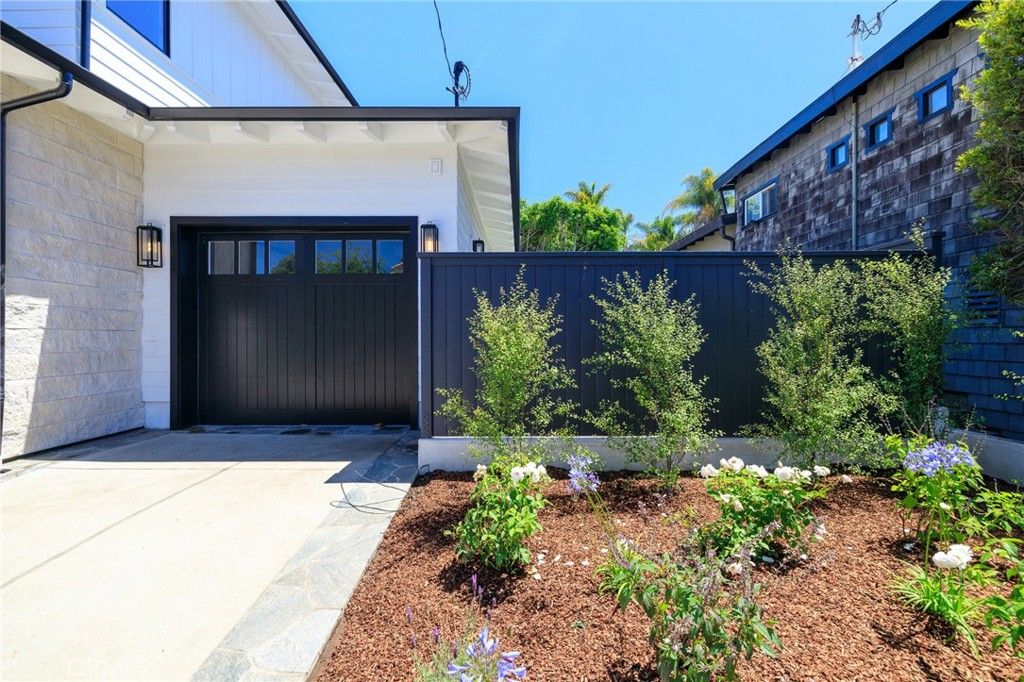 listing image 130726462801836887550
