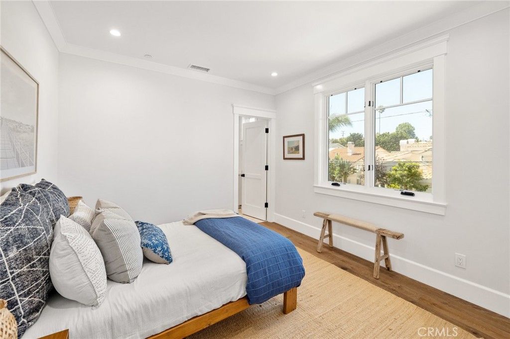 listing image 130724695758113390924