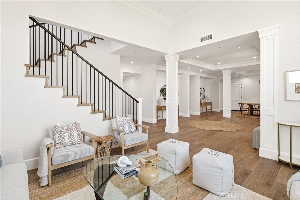 listing image 130723460933468388806