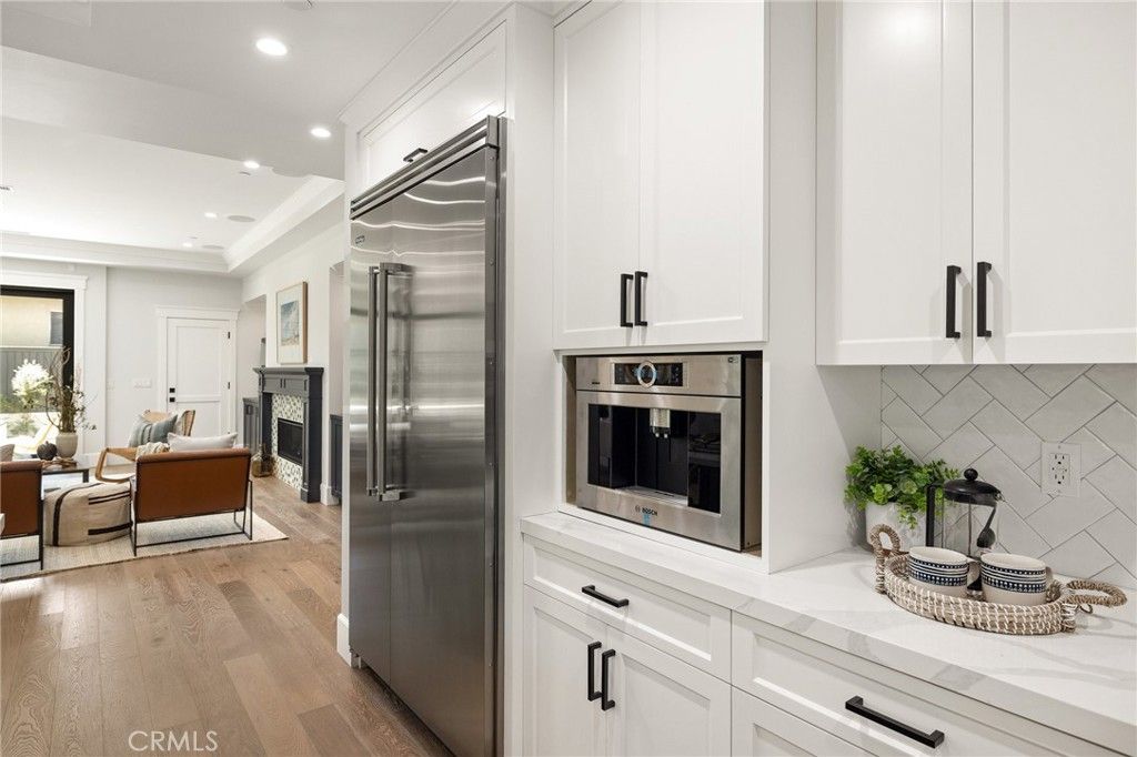 listing image 130725337202391592983