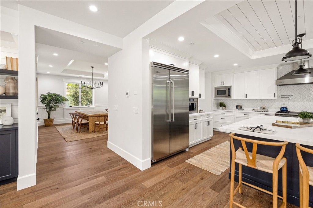 listing image 130722555013334345481
