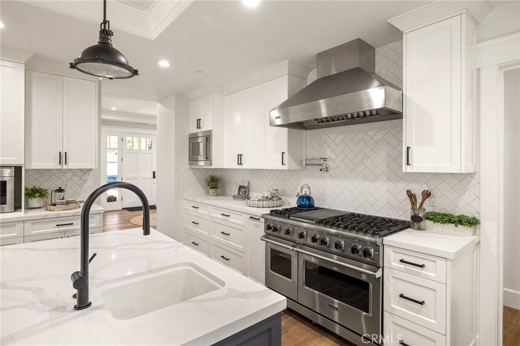 listing image 130728147395492164172