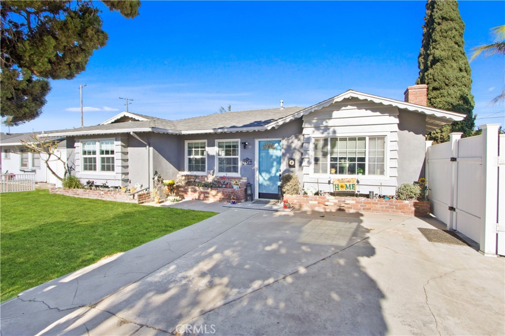 3817 W Compton Avenue