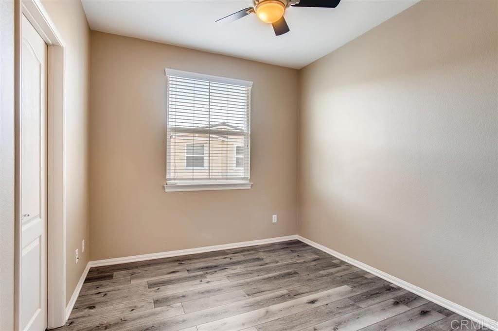 listing image 130725532261544371030