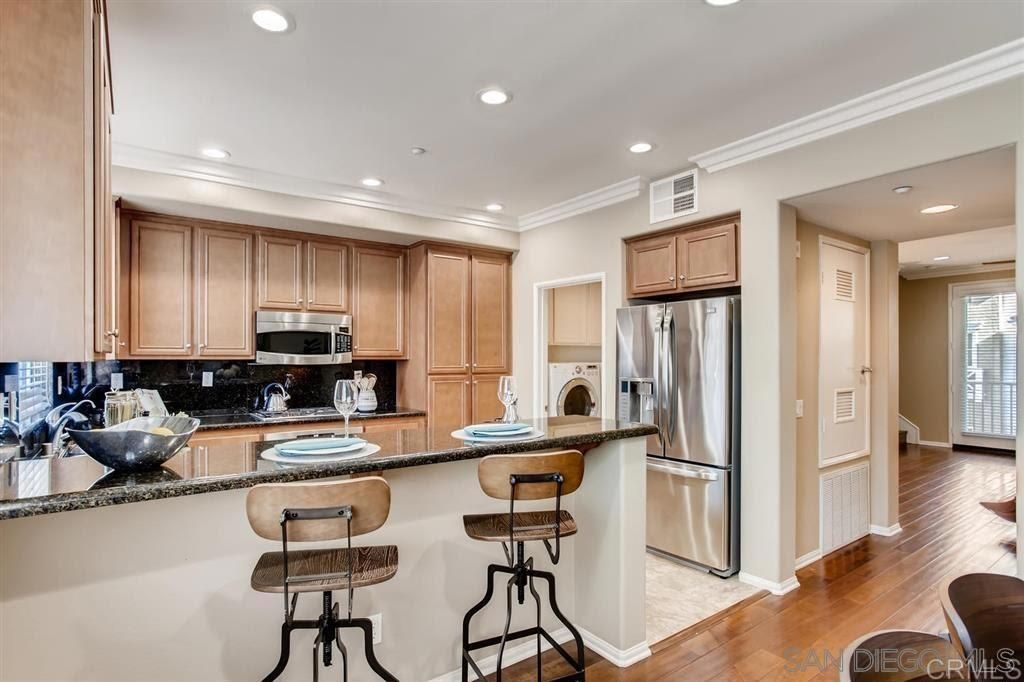 listing image 130726298449693792985