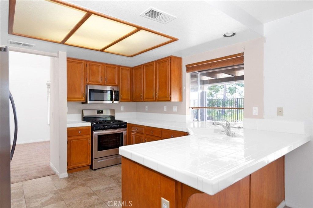 listing image 130722520105194625012