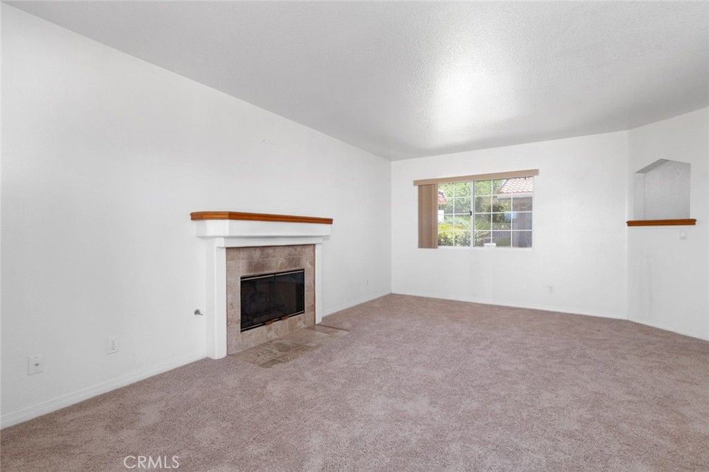 listing image 130726554134610242126