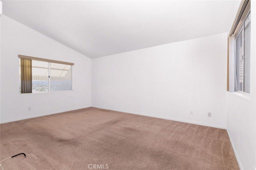 listing image 130725537445416222853