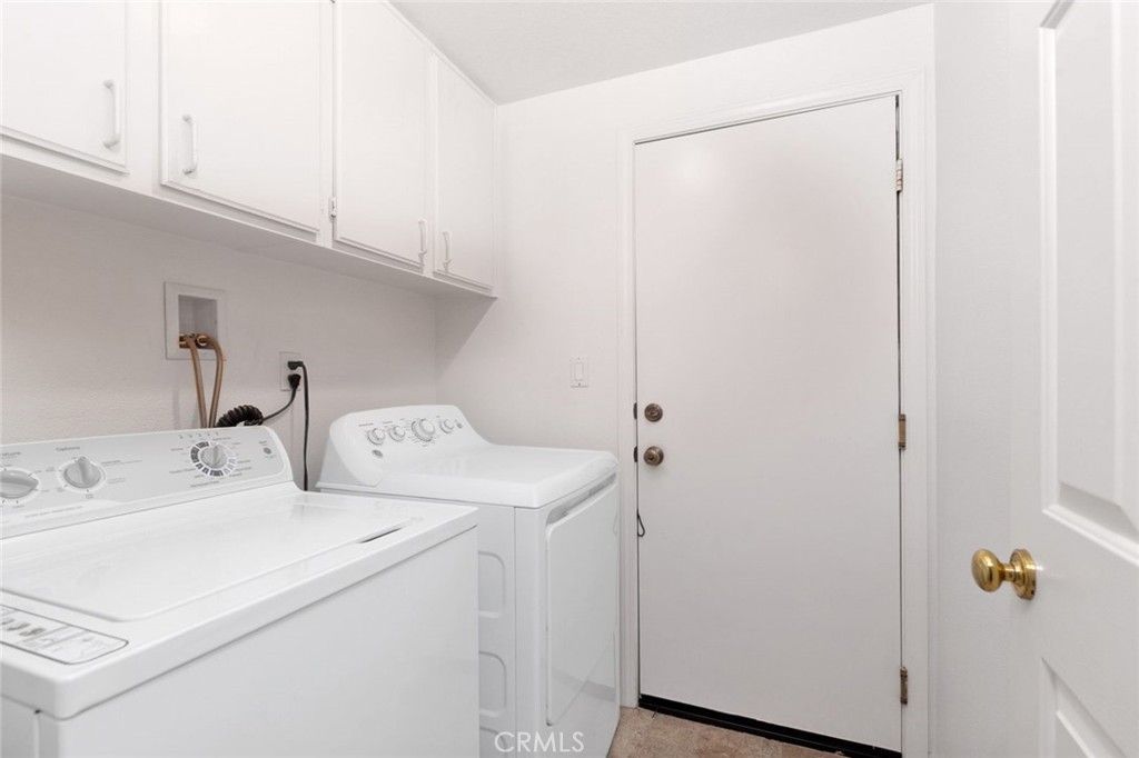 listing image 130725445947686635580