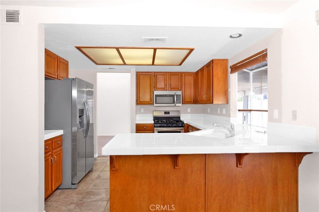 listing image 130724371159316200757