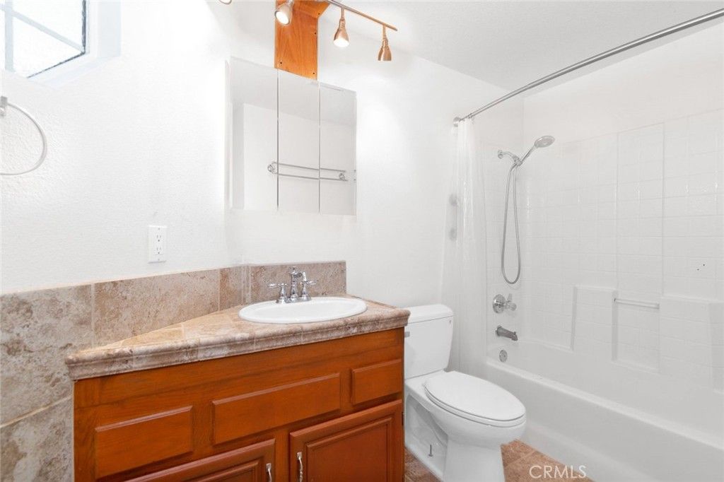 listing image 130723505608220604488