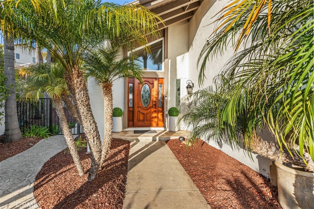 8972 La Cintura Court